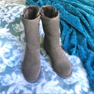 New UGG Amie 8 GREY wedge boot